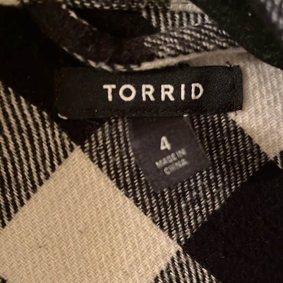Torrid Plaid like New - Picture 5 of 6